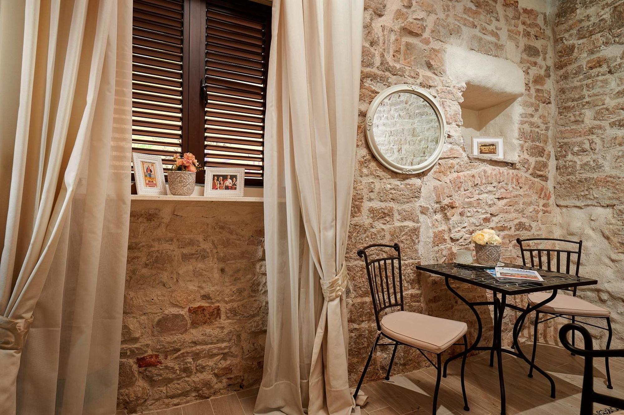 Rustic Apartments Sv Frane In The Old Town Šibenik Buitenkant foto